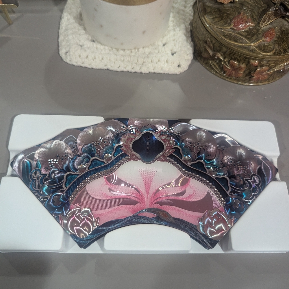 Florasis Beijing Opera eyeshadow palette - Picture 3 of 6